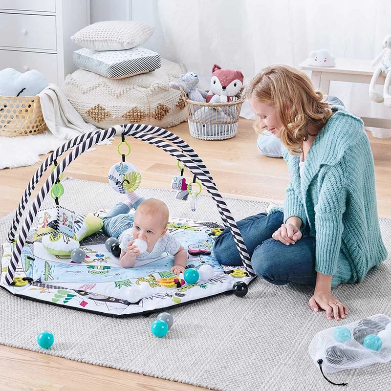 Kinderkraft játszószőnyeg SmartPlay játékhíddal, felhajtható széllel és labdákkal