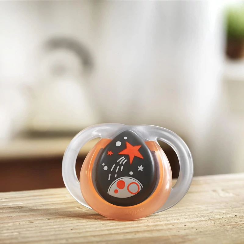 Tommee Tippee játszócumi CTN Night 2 db 0-6 hó neon narancs-szürke